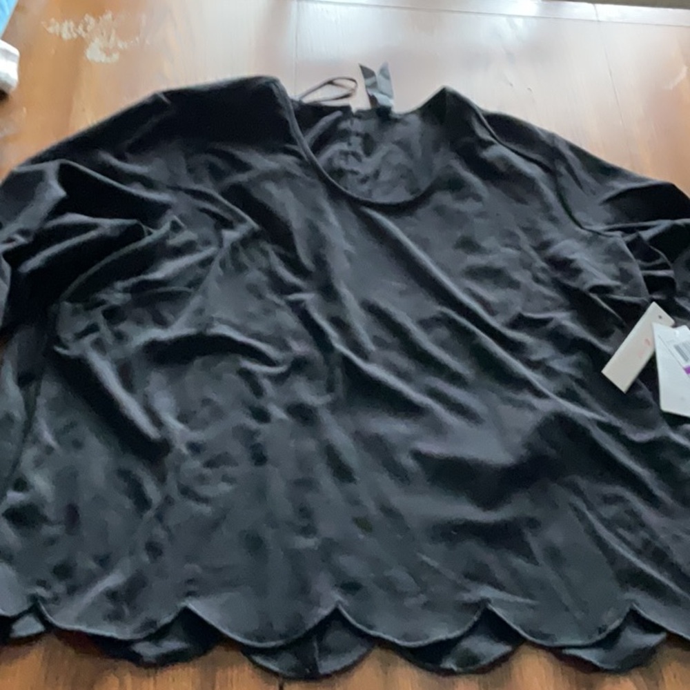 Black Scalloped Hem Blouse